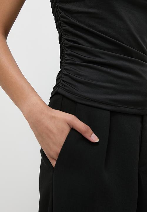 Superbalist - High neck side ruched vest - black