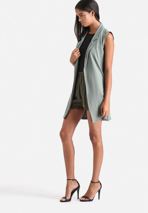 Influence. - Sleeveless Longline Blazer