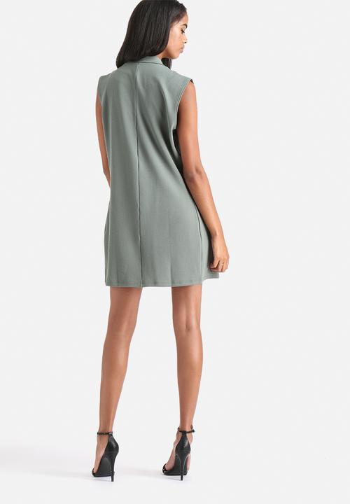 Influence. - Sleeveless Longline Blazer