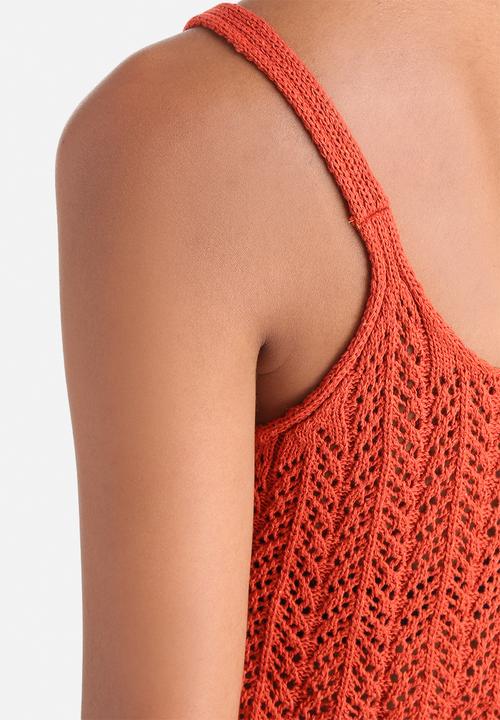 Influence. - Sleeveless Knitted Cropped Top