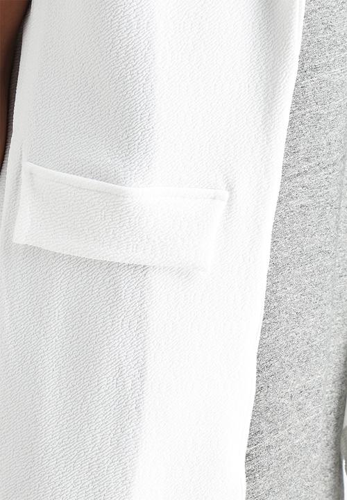 Influence. - Double Pocket Sleeveless Blazer