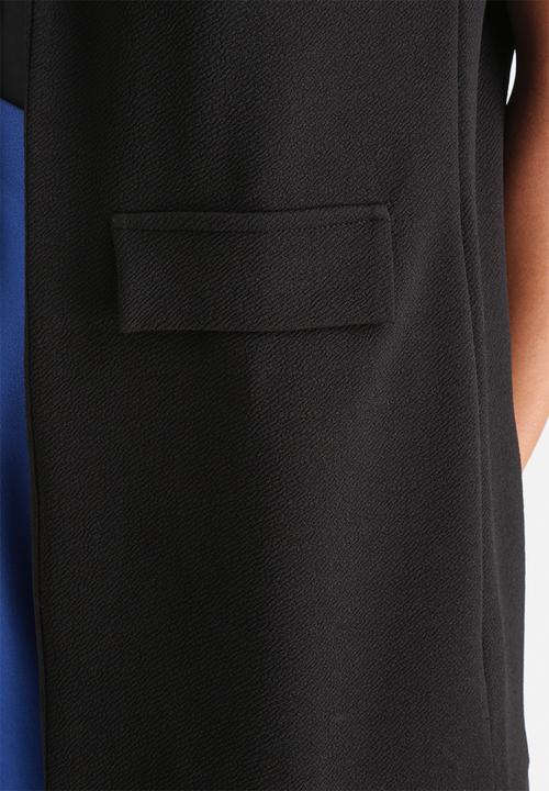 Influence. - Double Pocket Sleeveless Blazer