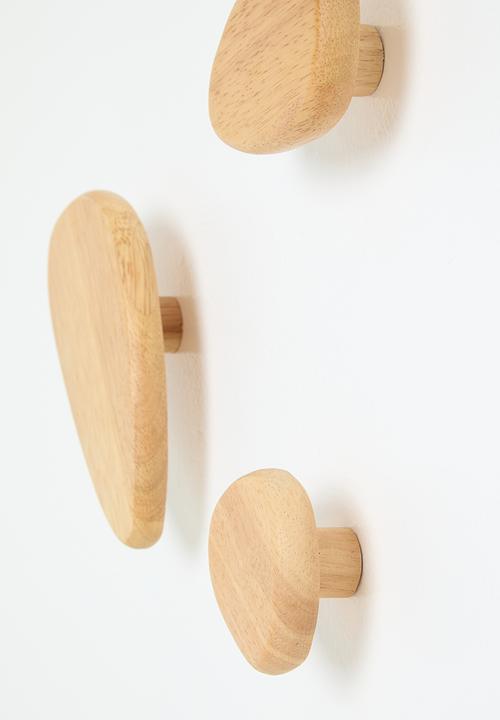 Sixth Floor - Emma wooden hooks set of 3 - natural
