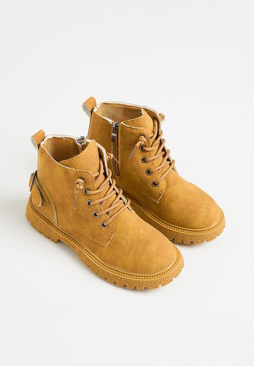 Pop Candy - Faux suede lace up boots - beige