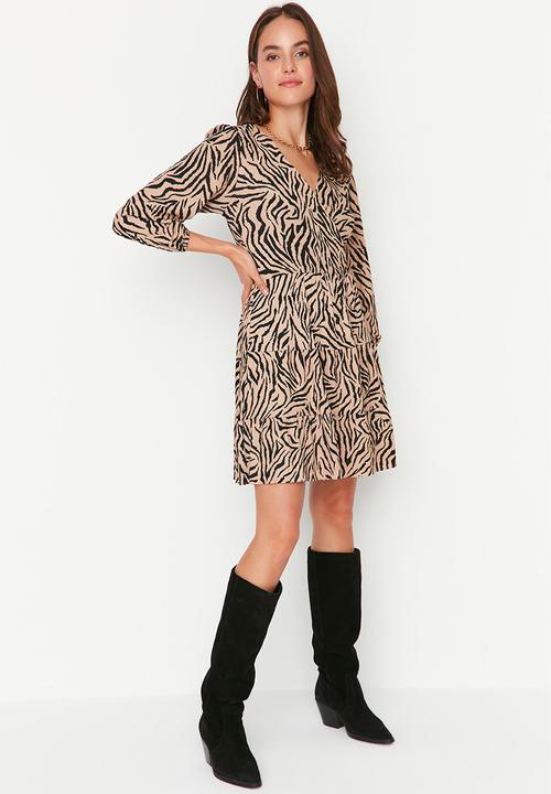 Trendyol - Leopard print ottomoan dress - camel