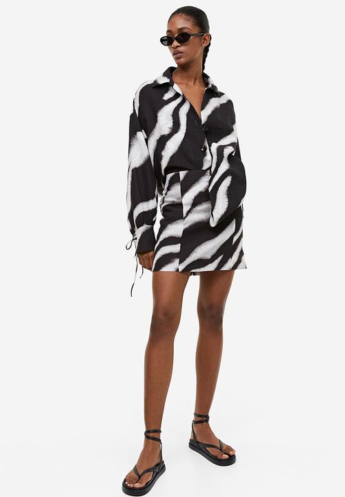 H&M - Mini skirt - black/zebra print
