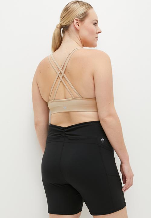 Cotton On - Plus Seamless Plunge Front Crop - White Pepper