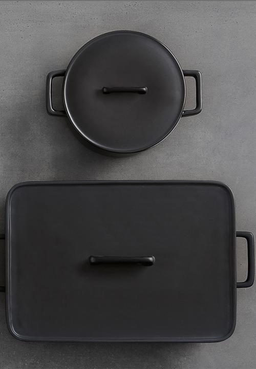 Maxwell & Williams - Epic Rectangular Baker 32cm - Black