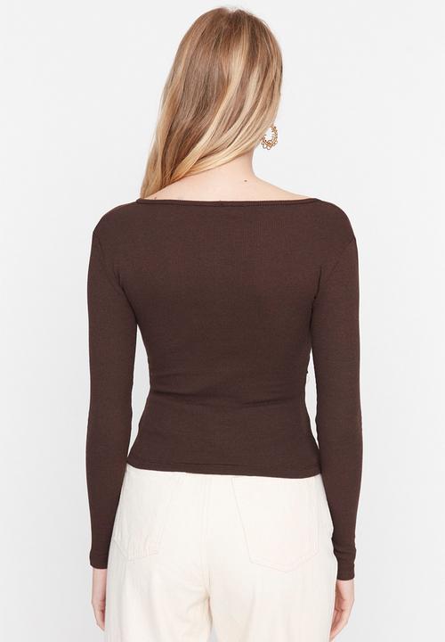 Trendyol - Sleek wrap blouse - bran