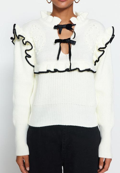 Trendyol - Collar tie detail sweater - ecru