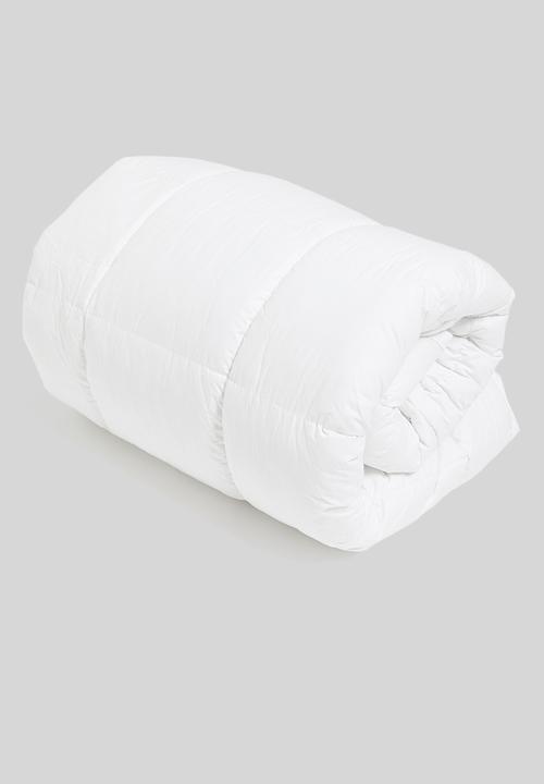 Sixth Floor - Down Alternative Mattress Topper - Cotton Gusset - white