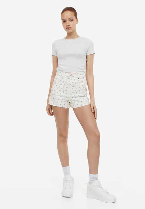H&M - High-waisted twill shorts - cream floral 