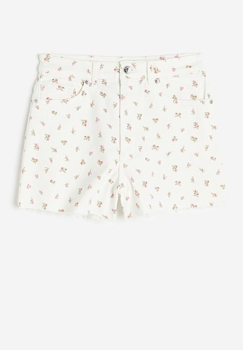 H&M - High-waisted twill shorts - cream floral 