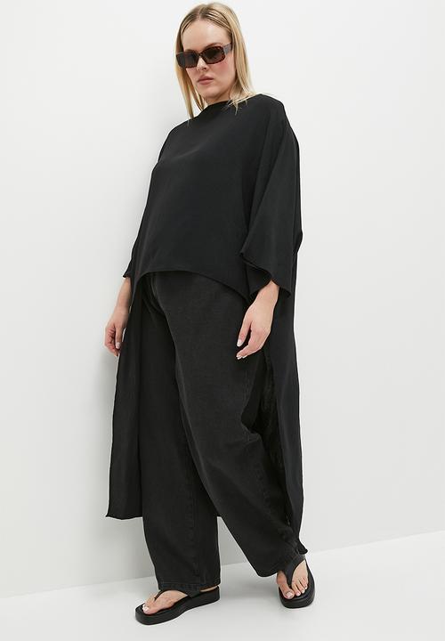 Superbalist - Exaggerated drape shell - black