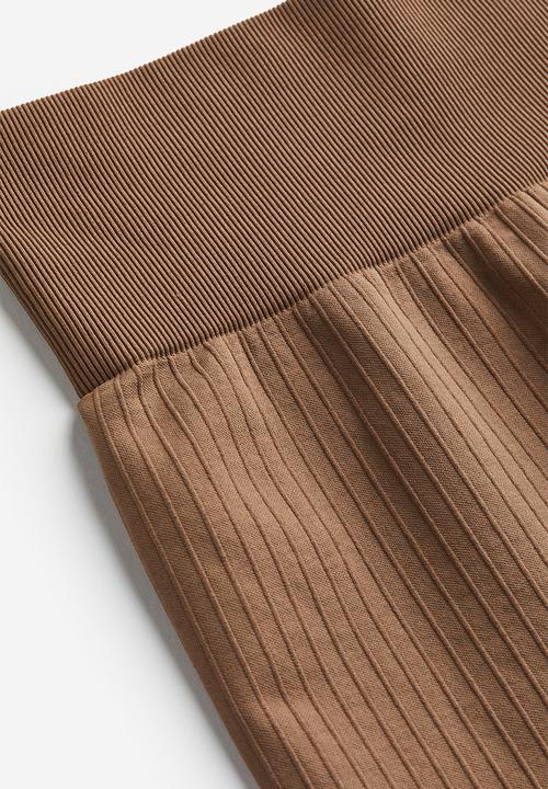 H&M - Drymove™ seamless hotpants - light brown 