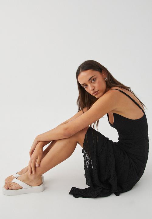 Supré  - Charlie Textured Asymmetrical Maxi Dress - Black