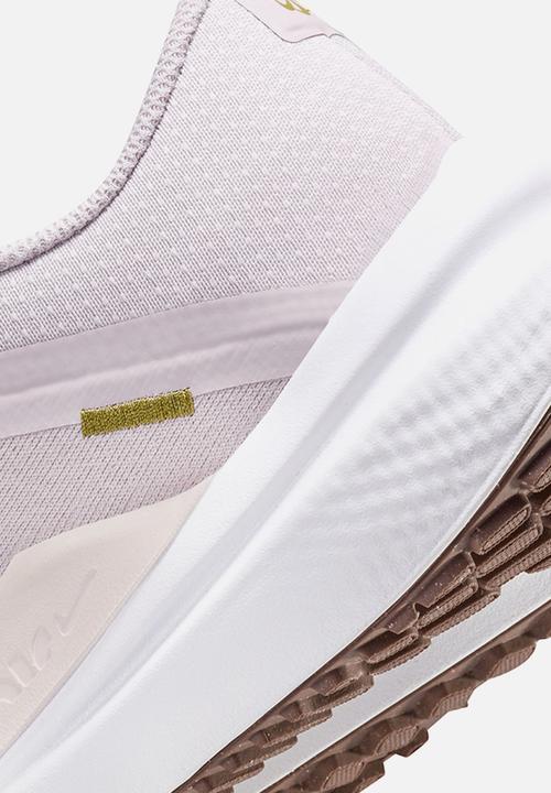 Nike - Winflo 10