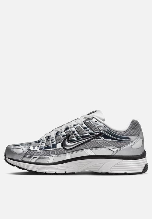 Nike - P-6000