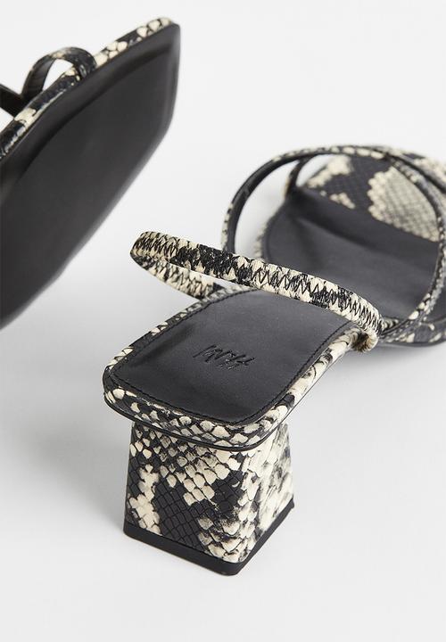H&M - Heeled sandals - greige snakeskin-patterned