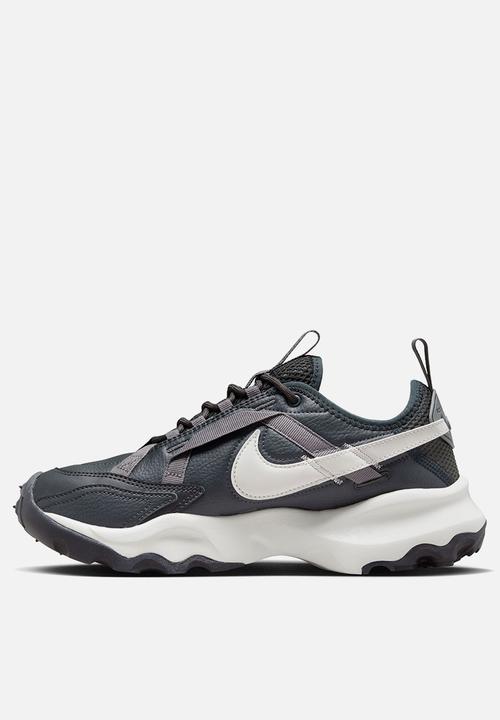 Nike - Tc 7900