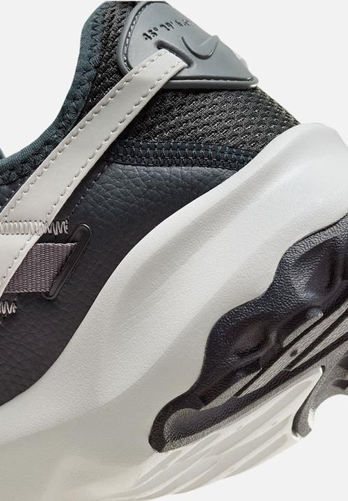 Nike - Tc 7900