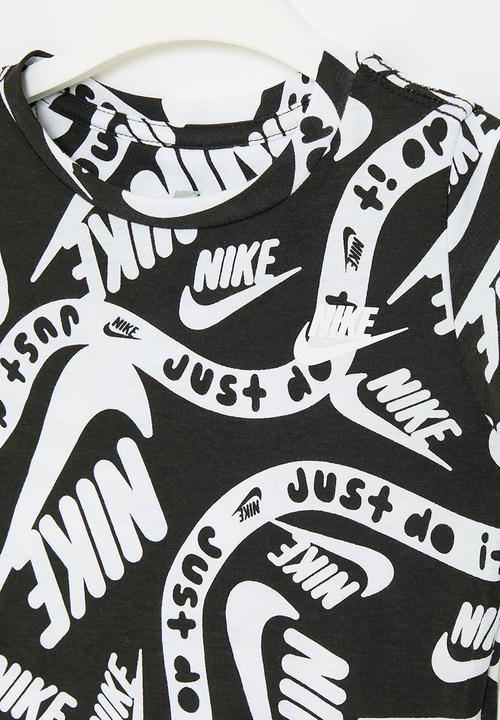 Nike - Nike brandmark basic tee - black