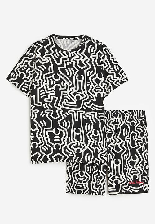 H&M - Regular fit pyjama t-shirt and shorts - black keith haring
