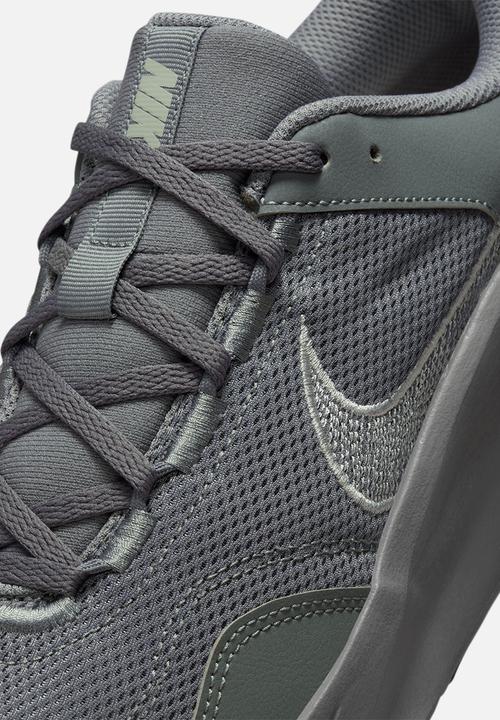 Nike - Legend Essential 3 Next Nature