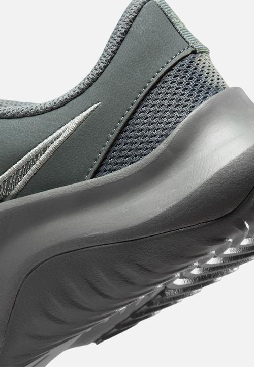 Nike - Legend Essential 3 Next Nature