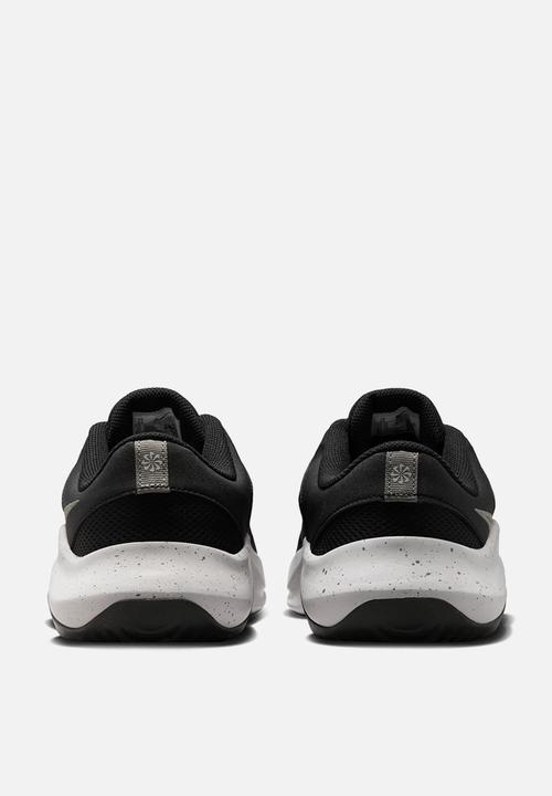 Nike - Legend Essential 3 Next Nature
