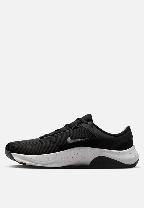Nike - Legend Essential 3 Next Nature