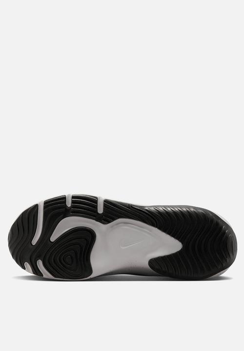 Nike - Legend Essential 3 Next Nature