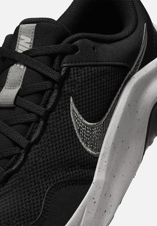 Nike - Legend Essential 3 Next Nature