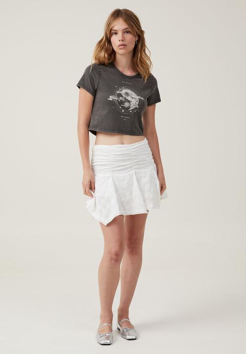 Cotton On - Crop fit graphic tee - head in the clouds/graphite