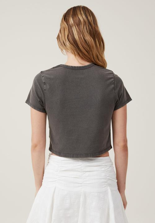 Cotton On - Crop fit graphic tee - head in the clouds/graphite