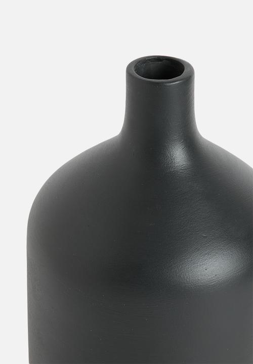 Grey Gardens - Namibia vessel - black