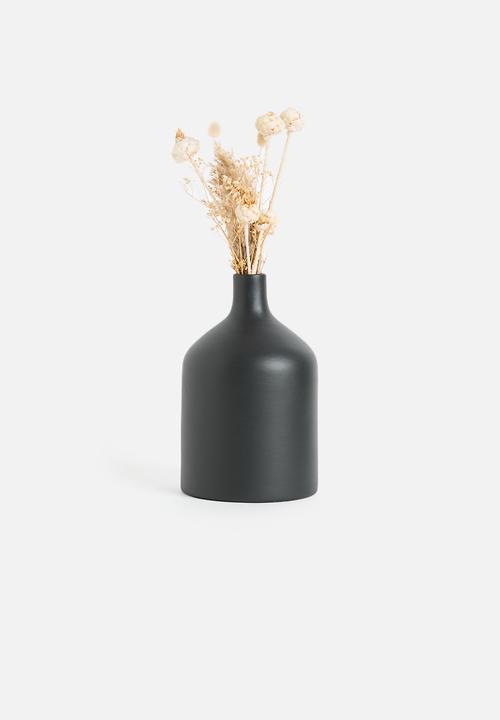 Grey Gardens - Namibia vessel - black