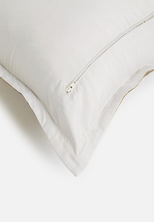 Grey Gardens - Moremi cushion cover - mustard