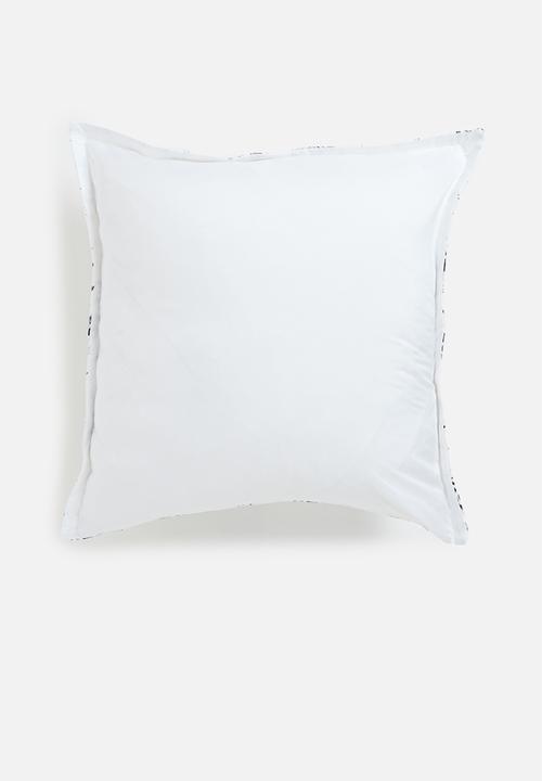Grey Gardens - Dandelion cushion cover - white
