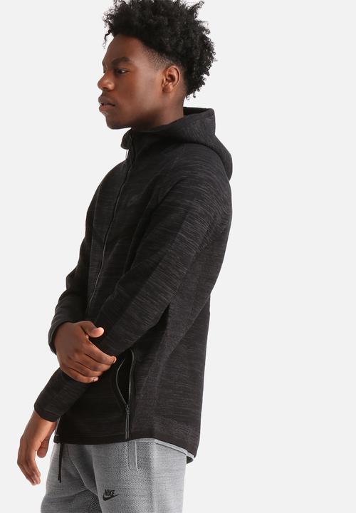 Nike - Tech Knit Windrunner
