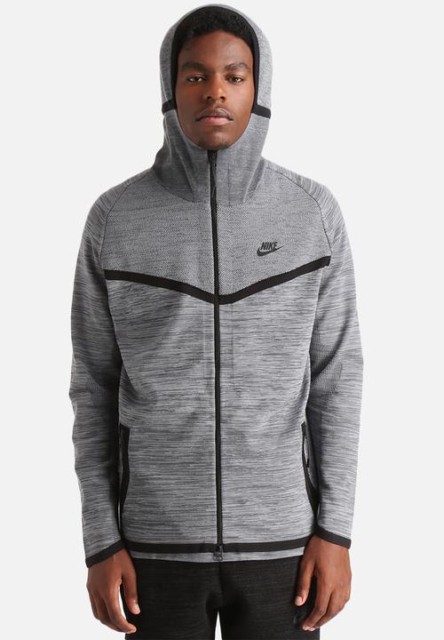 Nike - Tech Knit Windrunner