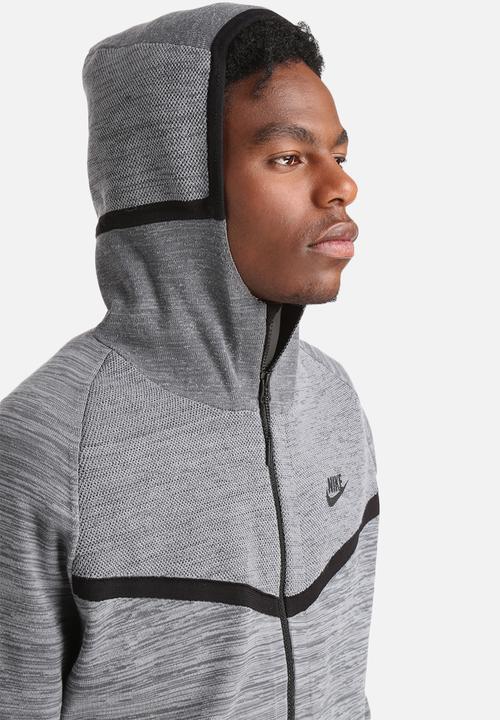 Nike - Tech Knit Windrunner