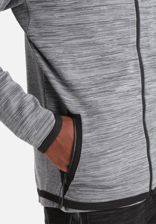 Nike - Tech Knit Windrunner