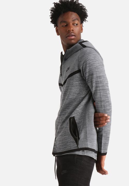 Nike - Tech Knit Windrunner