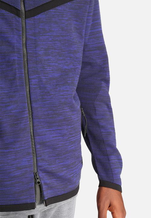 Nike - Tech Knit Windrunner