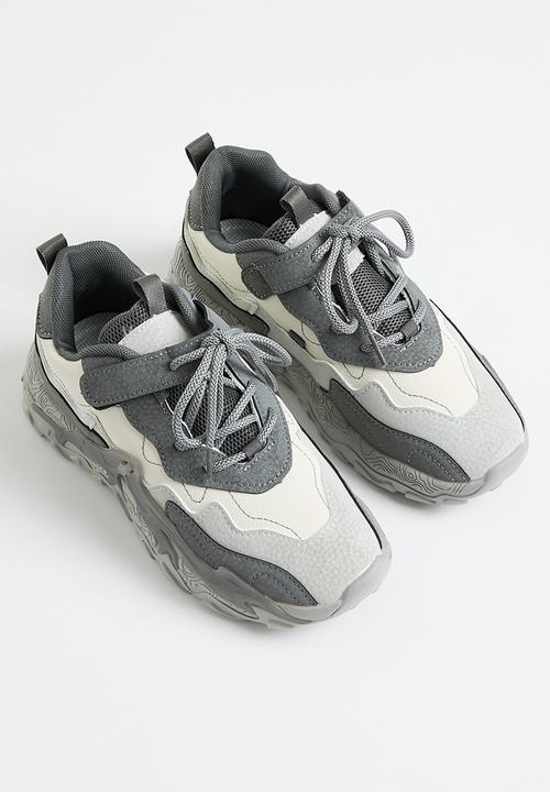 Pop Candy - Lace & adjustable strap chunky sneaker - grey