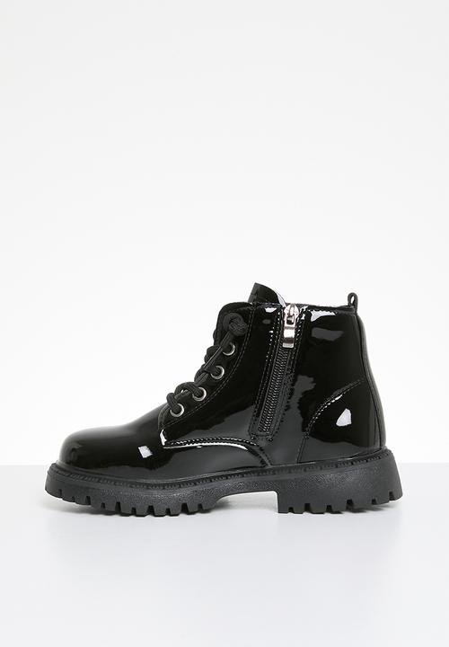 Pop Candy - Butterfly décor ankle boot - black