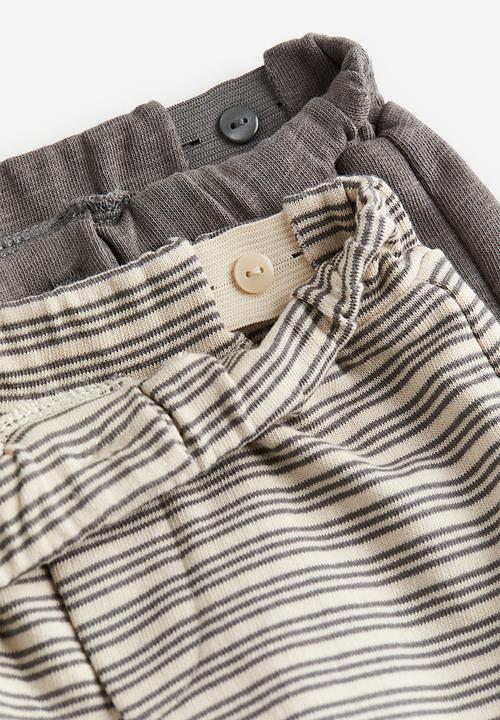 H&M - 2-Pack sweatshirt shorts - light beige striped 