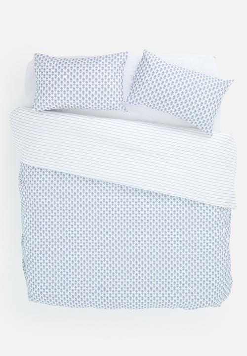 Sixth Floor - Motif Cotton Blend Reversible Duvet Set - blue