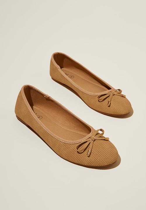 Cotton On - Emma Bow Ballerina - Camel Woven